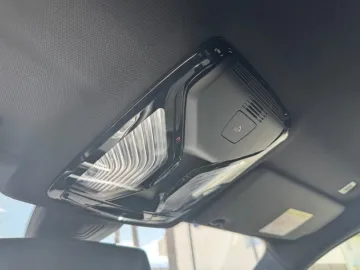 Car image 38