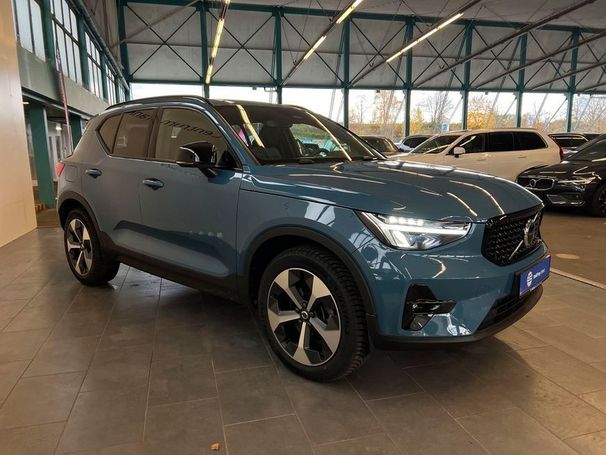 Volvo XC40 B3 Plus Dark DKG 120 kW image number 25