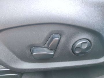 Car image 33