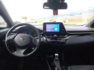 Car image 11