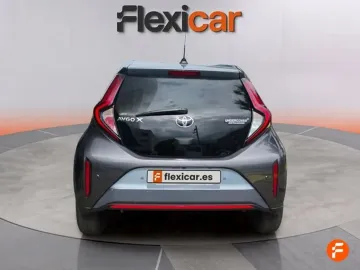 Car image 5