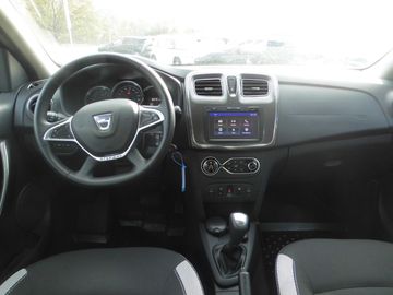 Car image 14