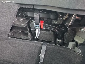 Car image 28