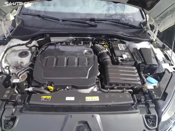 Car image 30