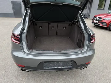Car image 48