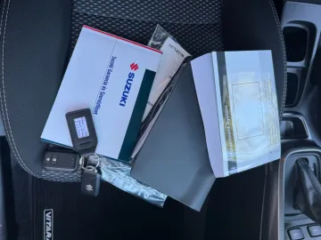 Car image 30