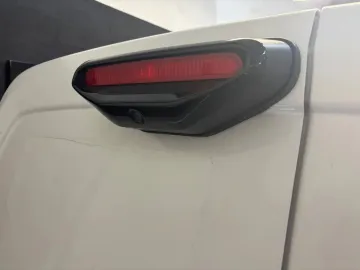 Car image 38