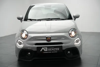 Car image 5