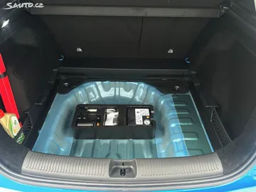 Car image 28