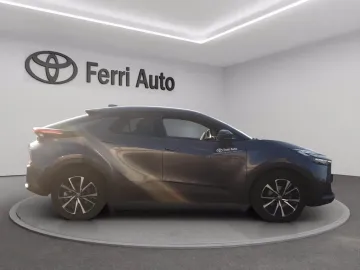 Car image 15