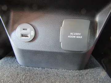 Car image 29