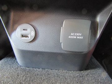 Car image 29