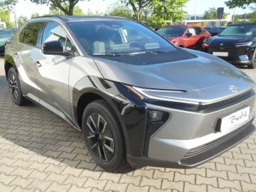 Car image 2