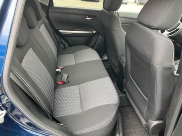 Car image 12