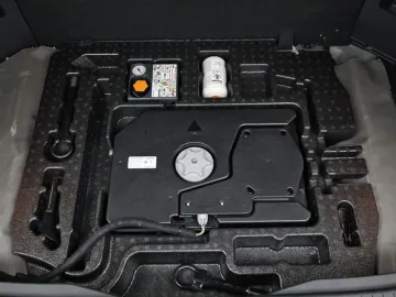 Car image 33