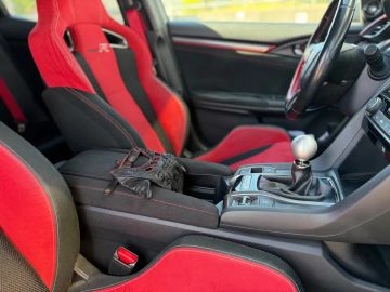 Car image 26
