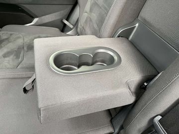 Car image 37