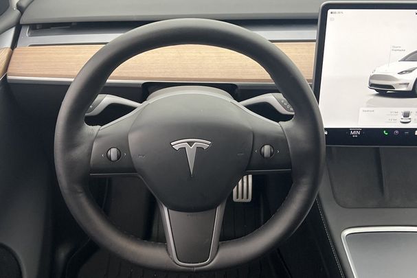 Tesla Model Y Performance AWD 393 kW image number 16