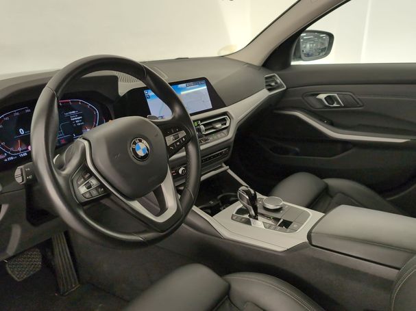 BMW 320d Touring xDrive 140 kW image number 6