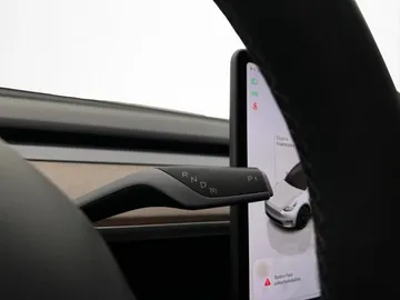 Car image 35