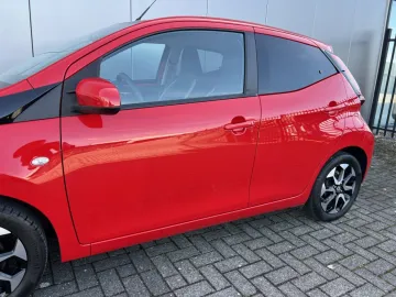 Car image 22