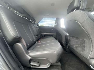 Car image 37