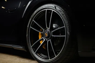 Car image 27