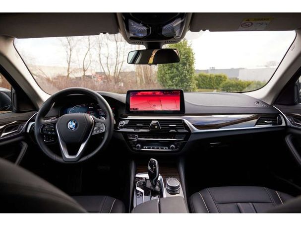 BMW 530 e 215 kW image number 10