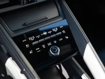 Car image 36