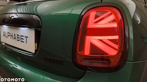 Car image 34