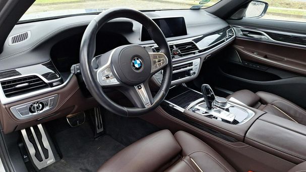 BMW 740 xDrive 250 kW image number 11