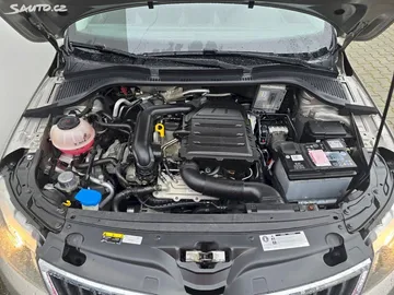 Car image 25