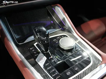Car image 47