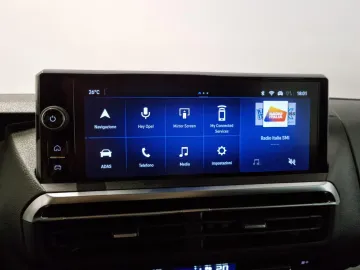 Car image 30
