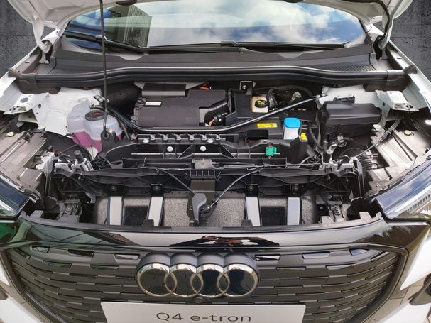 Audi Q4 55 quattro e-tron S-line 250 kW image number 12