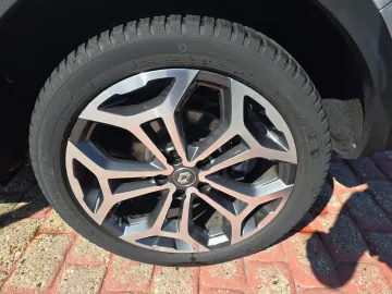 Car image 23