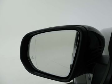 Car image 32