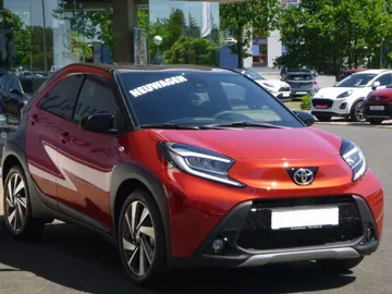 Car image 2