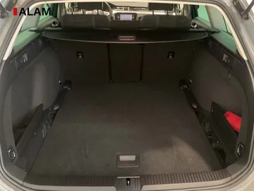 Car image 32