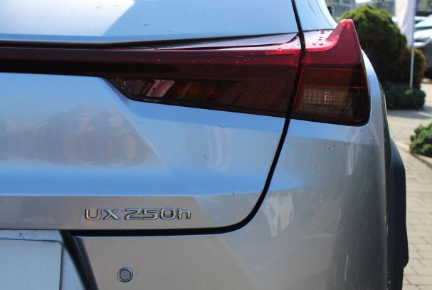 Lexus UX 135 kW image number 7