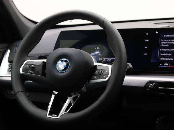 BMW iX1 xDrive30 M Sport 230 kW image number 4