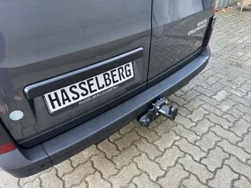 Car image 40