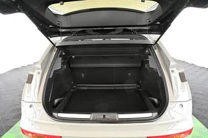 Car image 38