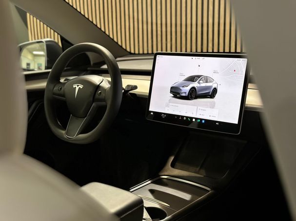 Tesla Model Y Performance AWD 399 kW image number 16