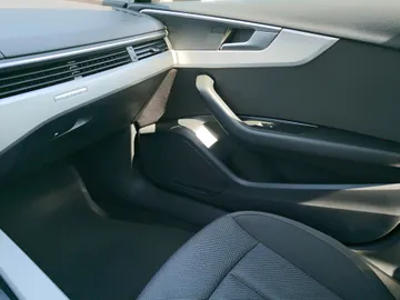 Car image 29