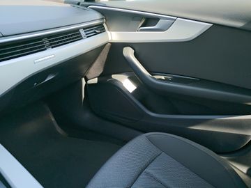 Car image 29