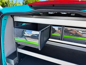 Car image 40