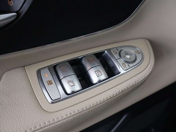 Car image 37