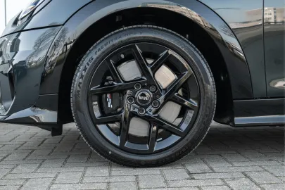 Car image 46
