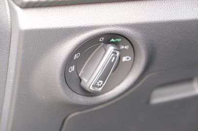 Car image 37